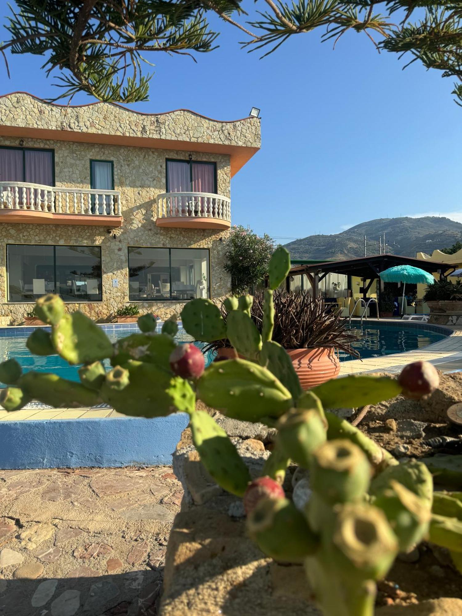 La Playa Blanca Hotel & Ristorante Santo Stefano di Camastra Esterno foto