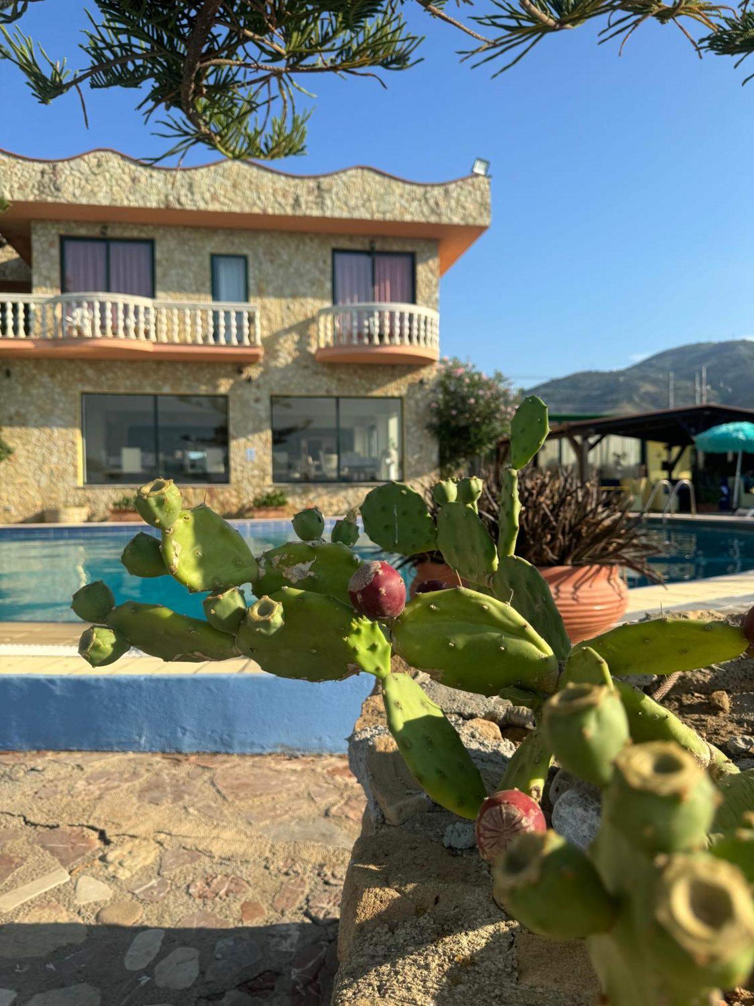 La Playa Blanca Hotel & Ristorante Santo Stefano di Camastra Esterno foto